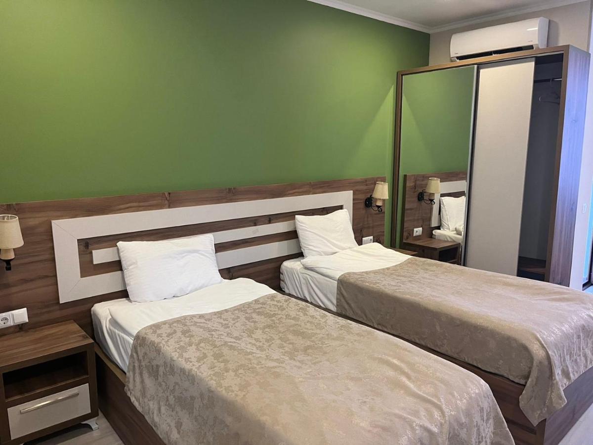 The Fresh Wave Hotel バトゥーミ エクステリア 写真