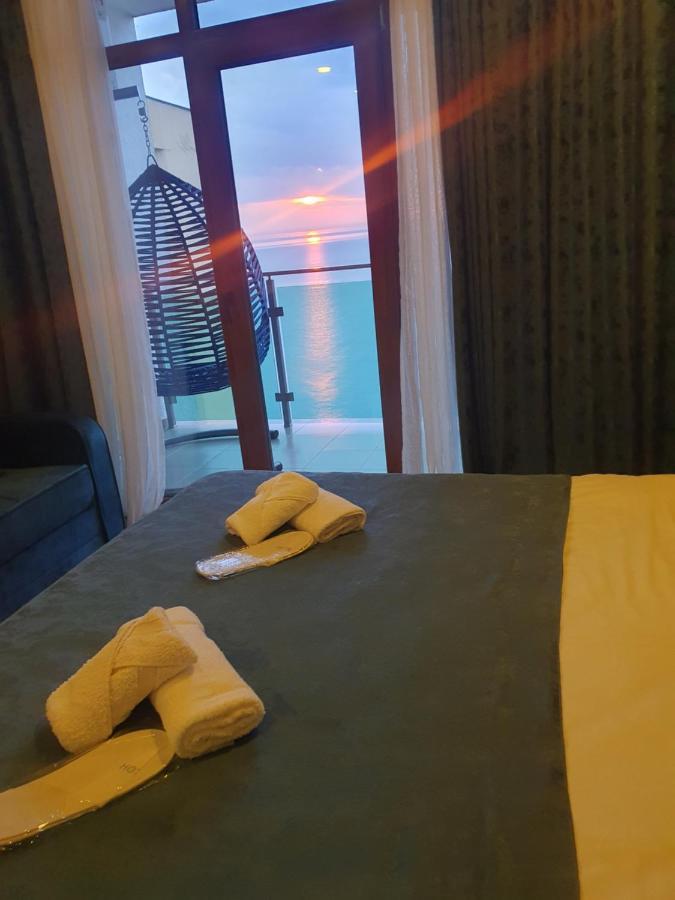 The Fresh Wave Hotel バトゥーミ エクステリア 写真
