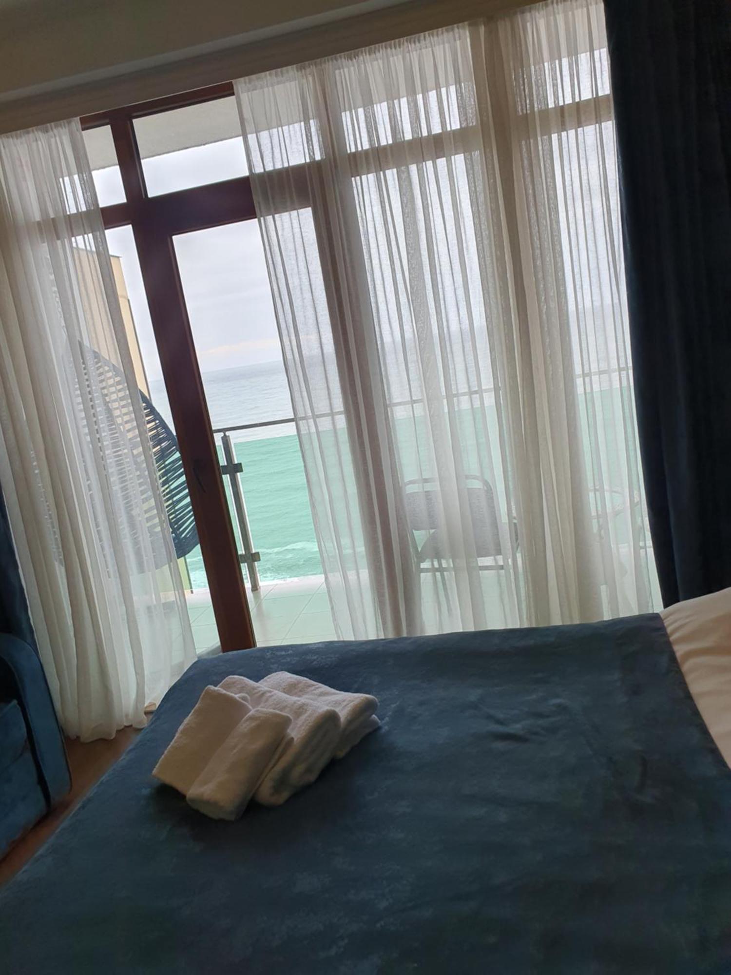 The Fresh Wave Hotel バトゥーミ エクステリア 写真